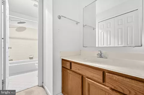 Bath - 12835 Mill Brook Ct, Woodbridge, VA 22192 photo 2 of 5