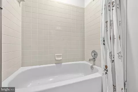 Bath - 12835 Mill Brook Ct, Woodbridge, VA 22192 photo 4 of 5