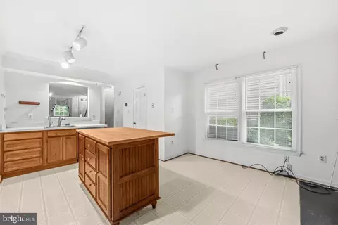 Kitchen - 12835 Mill Brook Ct, Woodbridge, VA 22192 photo 3 of 7