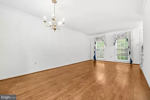 Living - 12835 Mill Brook Ct, Woodbridge, VA 22192 photo 5 of 6