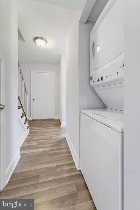 Entry Way - 8081 Community Dr, Manassas, VA 20109 photo 4 of 4