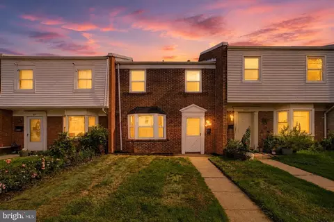 Exterior - 8081 Community Dr, Manassas, VA 20109 photo 1 of 8