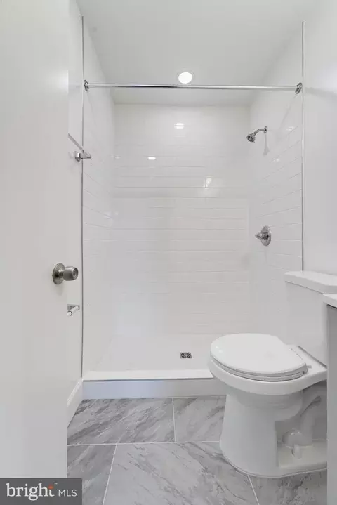 Bath - 8081 Community Dr, Manassas, VA 20109 photo 2 of 4
