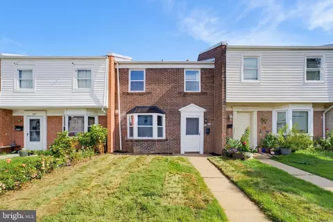 Exterior - 8081 Community Dr, Manassas, VA 20109 photo 6 of 8