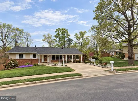12402 Colby Dr, Woodbridge, VA 22192