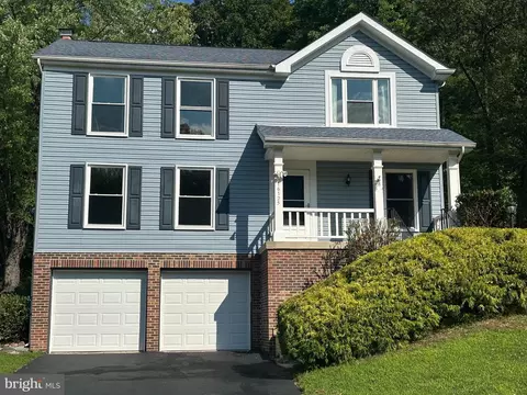 16125 Olmstead Ln, Woodbridge, VA 22191