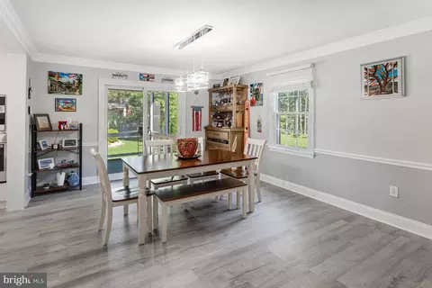 Dining - 3237 Riverview Dr, Triangle, VA 22172 photo 3 of 3