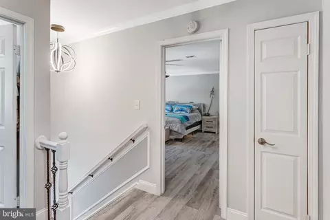 Entry Way - 3237 Riverview Dr, Triangle, VA 22172 photo 3 of 3