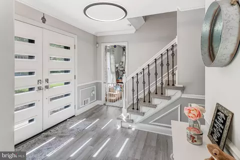 Entry Way - 3237 Riverview Dr, Triangle, VA 22172 photo 1 of 3