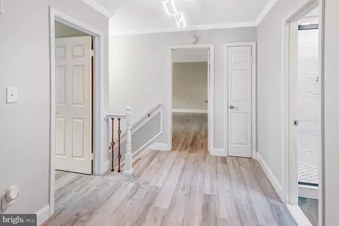 Entry Way - 3237 Riverview Dr, Triangle, VA 22172 photo 2 of 3