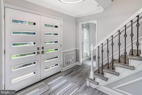 Entry Way - 3237 Riverview Dr, Triangle, VA 22172 photo 1 of 3