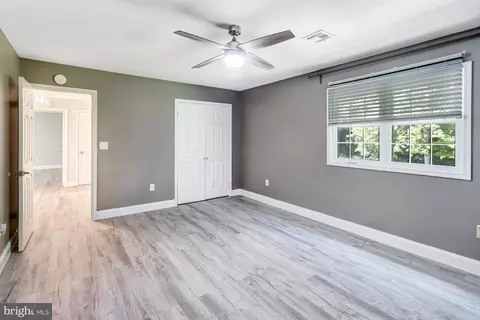 Bedroom - 3237 Riverview Dr, Triangle, VA 22172 photo 4 of 6
