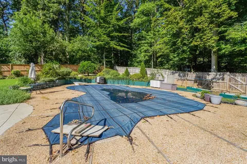 Exterior - 3237 Riverview Dr, Triangle, VA 22172 photo 7 of 12