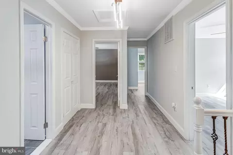 Entry Way - 3237 Riverview Dr, Triangle, VA 22172 photo 3 of 3