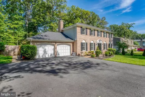 Exterior - 3237 Riverview Dr, Triangle, VA 22172 photo 3 of 12