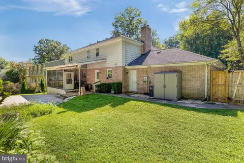 Exterior - 3237 Riverview Dr, Triangle, VA 22172 photo 11 of 12
