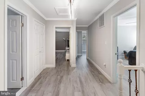 Entry Way - 3237 Riverview Dr, Triangle, VA 22172 photo 2 of 3