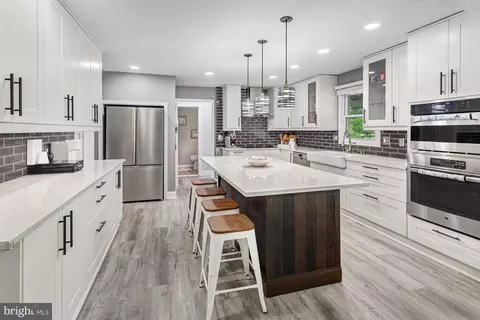 Kitchen - 3237 Riverview Dr, Triangle, VA 22172 photo 1 of 3