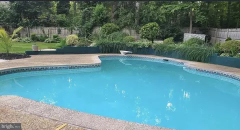 Exterior - 3237 Riverview Dr, Triangle, VA 22172 photo 6 of 12