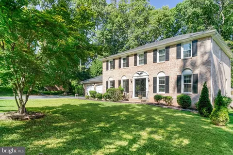 Exterior - 3237 Riverview Dr, Triangle, VA 22172 photo 12 of 16