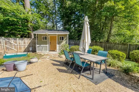 Exterior - 3237 Riverview Dr, Triangle, VA 22172 photo 8 of 12