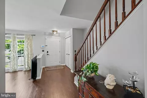 Entry Way - 9087 Slate Stone Loop, Bristow, VA 20136 photo 3 of 15