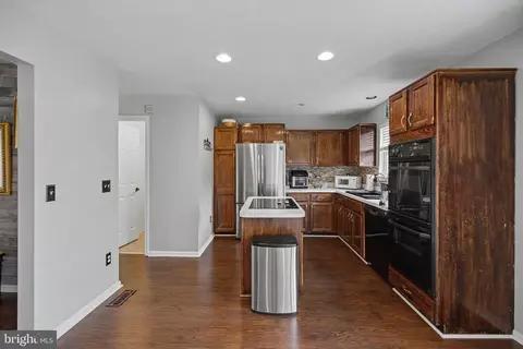Entry Way - 9087 Slate Stone Loop, Bristow, VA 20136 photo 8 of 15