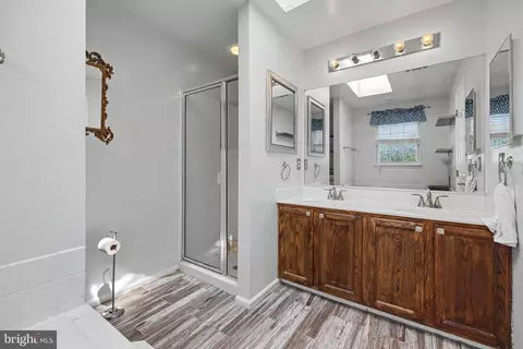 Bath - 9087 Slate Stone Loop, Bristow, VA 20136 photo 5 of 9