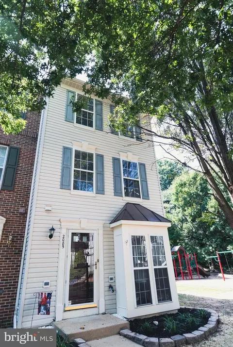 2085 Stargrass Ct, Woodbridge, VA 22192