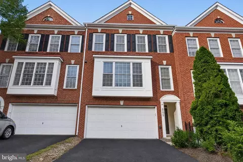 6175 Toledo Pl, Haymarket, VA 20169