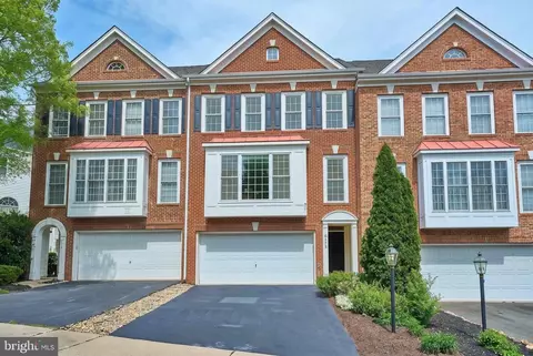 6175 Toledo Pl, Haymarket, VA 20169