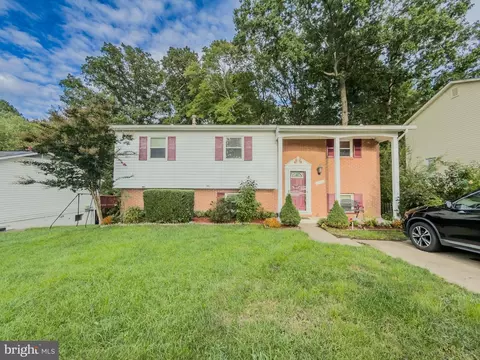 12617 Valleywood Dr, Woodbridge, VA 22192