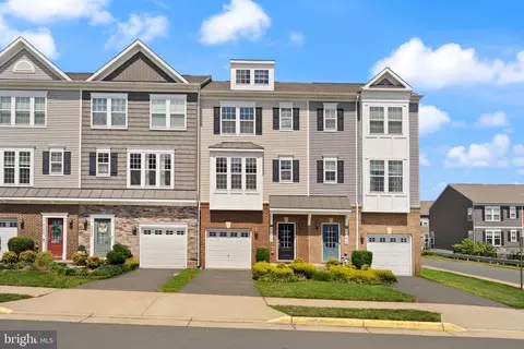 6002 Camerons Ferry Dr, Haymarket, VA 20169