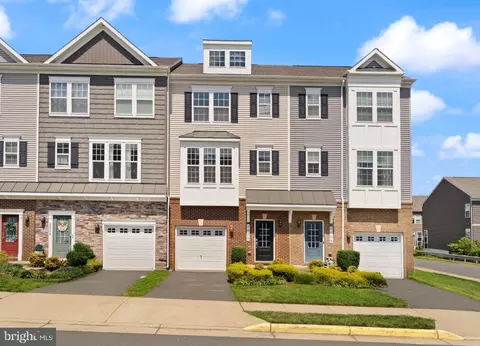 6002 Camerons Ferry Dr, Haymarket, VA 20169