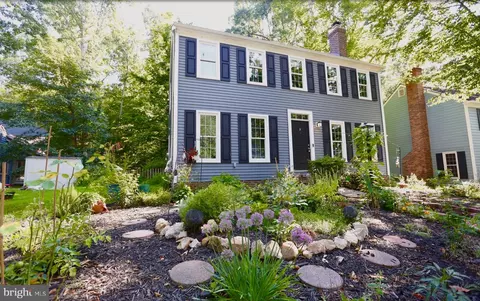 12004 Farrabow Ln, Woodbridge, VA 22192