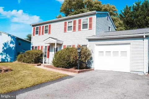 14353 Southgate Ct, Woodbridge, VA 22193