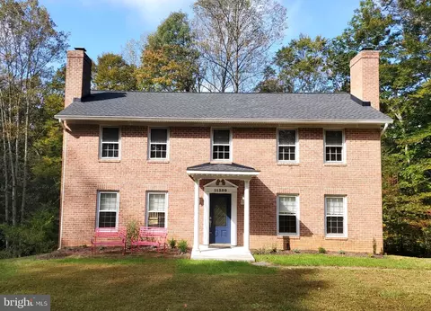 11350 Oakhurst Ln, Woodbridge, VA 22192