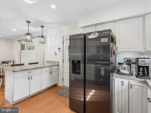Kitchen - 7704 Huron Dr, Gainesville, VA 20155 photo 3 of 3