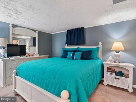 Bedroom - 7704 Huron Dr, Gainesville, VA 20155 photo 7 of 8