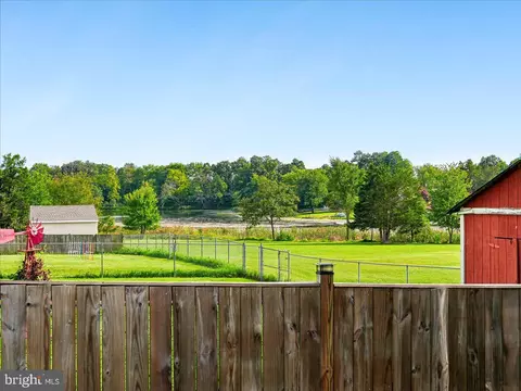 View/Area - 7704 Huron Dr, Gainesville, VA 20155 photo 1 of 1