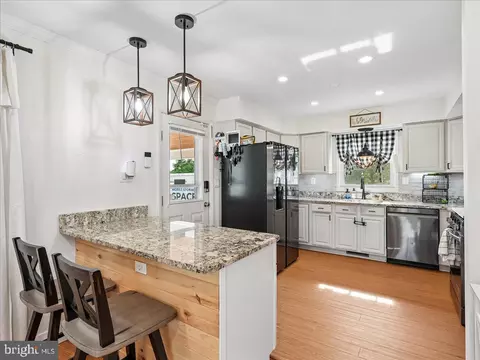 Kitchen - 7704 Huron Dr, Gainesville, VA 20155 photo 1 of 3
