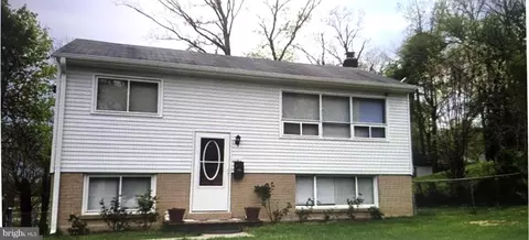 13443 Greenacre Dr, Woodbridge, VA 22191