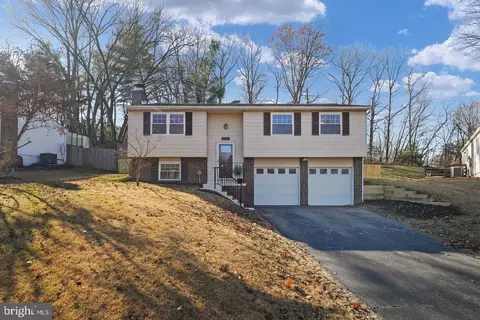 16012 Normandy Ct, Woodbridge, VA 22191