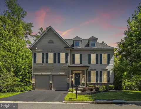 2055 Square Tiller Mews, Woodbridge, VA 22191