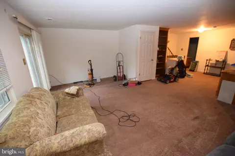 Living - 7851 Brookview Ct, Manassas, VA 20109 photo 5 of 5