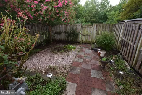 Exterior - 7851 Brookview Ct, Manassas, VA 20109 photo 2 of 8