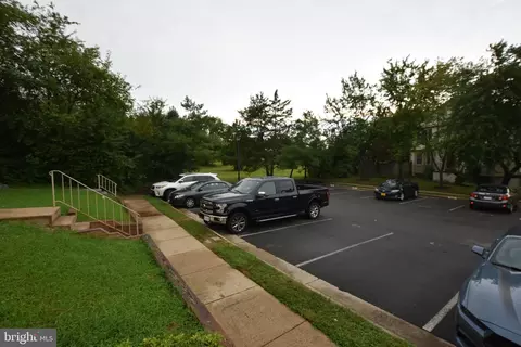 Exterior - 7851 Brookview Ct, Manassas, VA 20109 photo 6 of 8