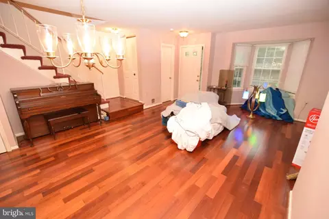 Living - 7851 Brookview Ct, Manassas, VA 20109 photo 1 of 5