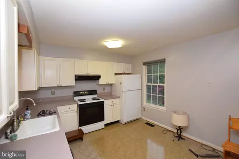Kitchen - 7851 Brookview Ct, Manassas, VA 20109 photo 2 of 3