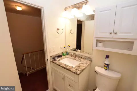 Bath - 7851 Brookview Ct, Manassas, VA 20109 photo 4 of 5